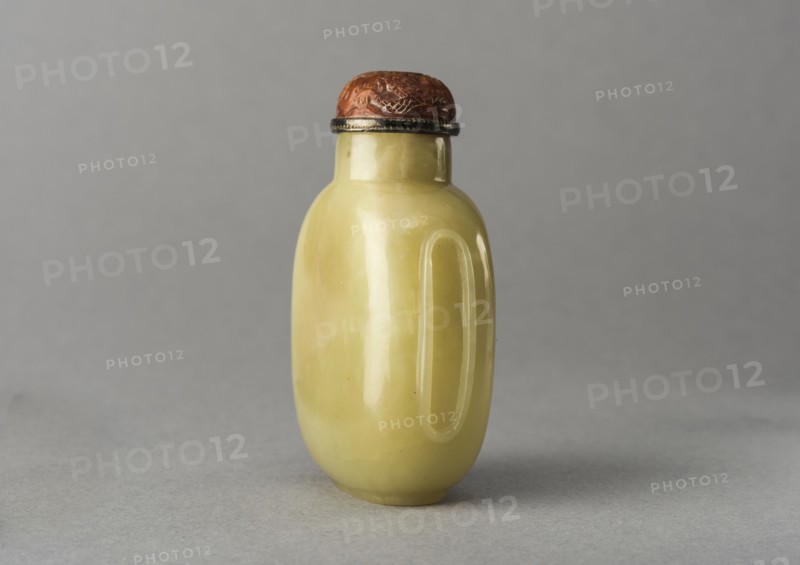Jade snuff bottle, China, Qing dynasty, 1644-1911. Creator: Unknown.