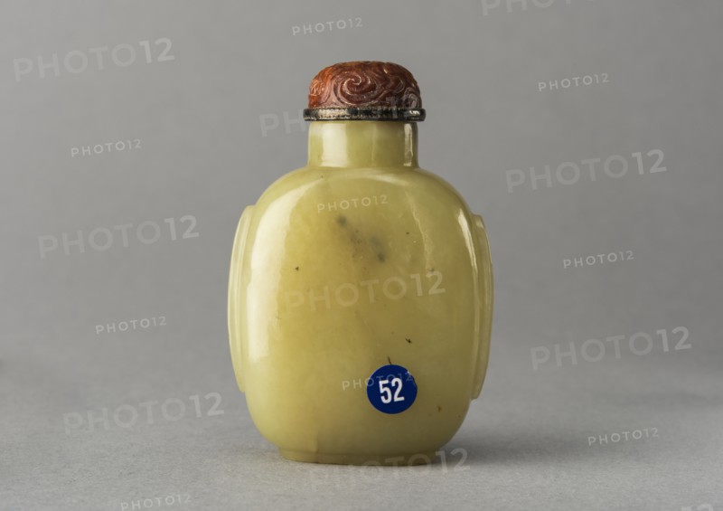 Jade snuff bottle, China, Qing dynasty, 1644-1911. Creator: Unknown.