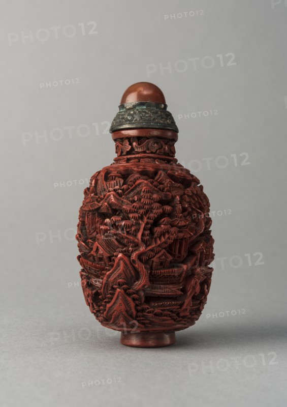 Lacquer snuff bottle, China, Qing dynasty, 1644-1911. Creator: Unknown.