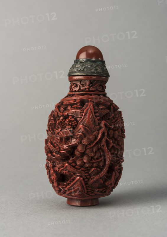 Lacquer snuff bottle, China, Qing dynasty, 1644-1911. Creator: Unknown.