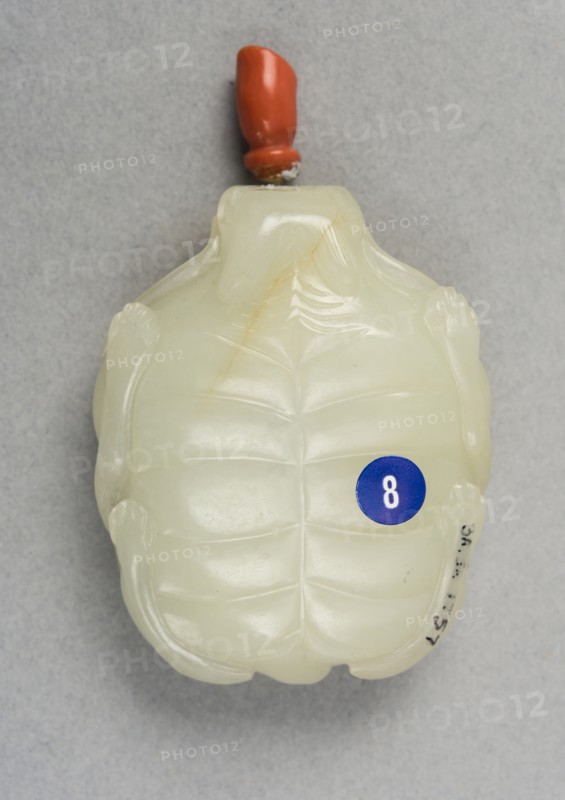 Jade snuff bottle in a turtle form, China, Qing dynasty, 1644-1911. Creator: Unknown.