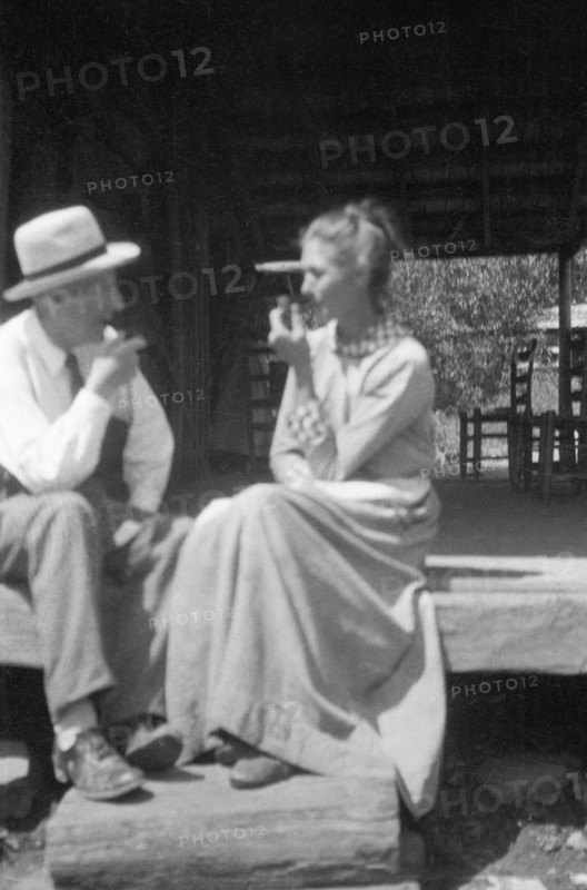 Cecil Sharp and Polly Patrick, Harts-Creek, Manchester, Kentucky, USA, 1916-1918. Artist: Unknown