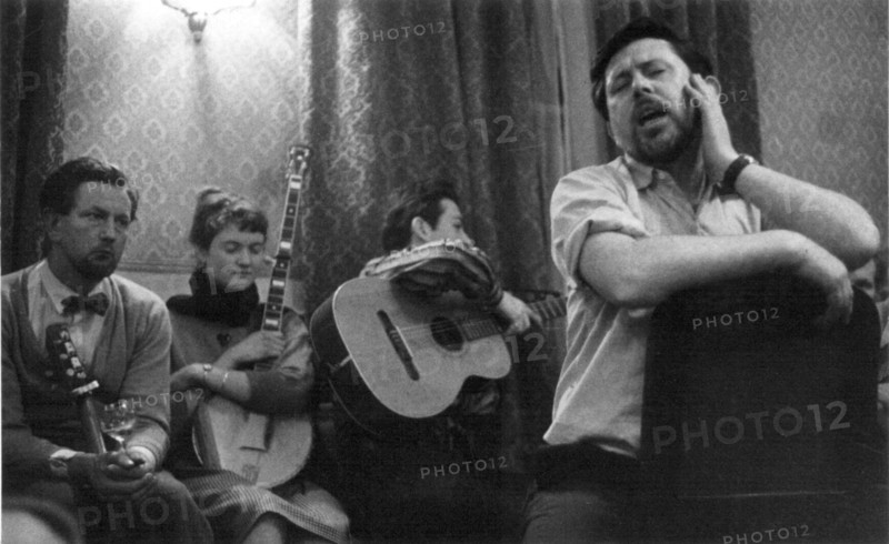 Ewan MacColl, Enterprise Public House, London, late 1950s-early 1960s. Artist: Eddis Thomas