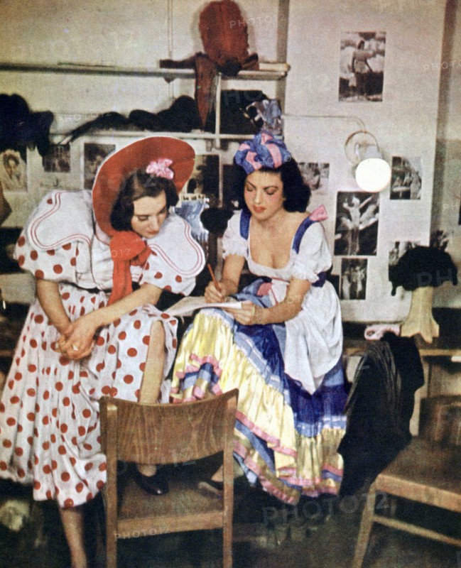 Two women from the light opera Like One Time in May, by Walter Kollo, Berlin, 1943. Artist: Unknown