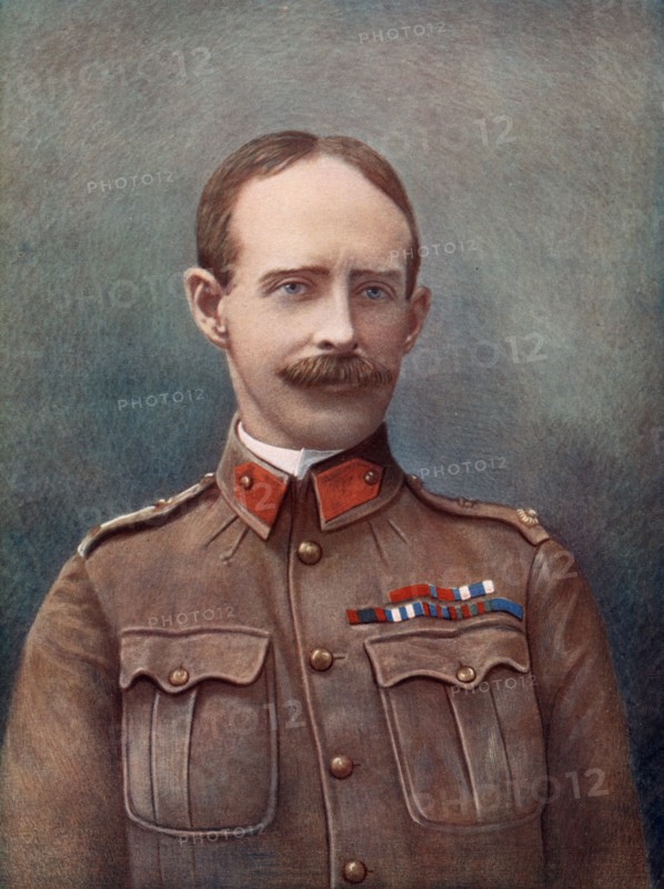 Lieutenant-General Ian Hamilton, commanding Mounted Infantry Division, South Africa Field Force, 190Artist: Navy & Army