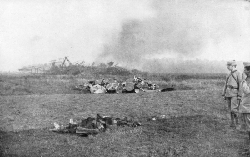 The carcass of Zeppelin LZ93 (L44), St Clement, France, 20 October 1917. Artist: Unknown