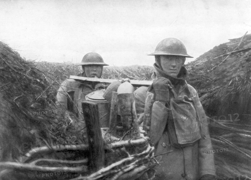 American troops at the front delivering soup to their comrades, 1917-1918. Artist: Unknown