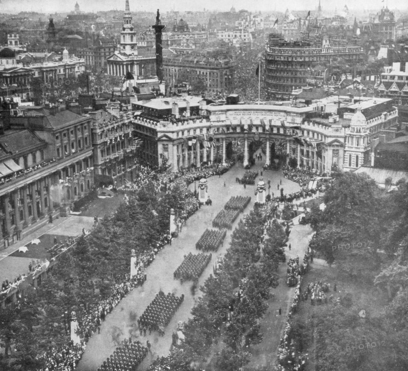 Victory parade passing through the Admiralty Arch and down the Mall, 19th July, 1919, (1926). Artist: Unknown