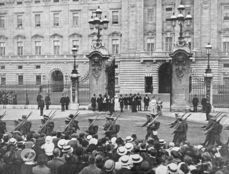 British soldiers marching past Buckingham Palace, London, August 1914. Artist: Unknown