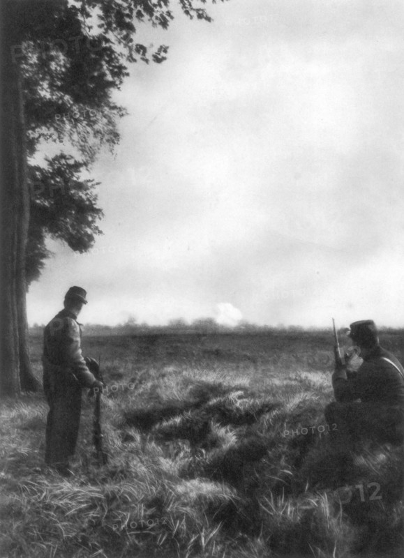 French soldiers watching artillery fire, 1st Battle of the Marne, France, 5-12 September 1914. Artist: Unknown