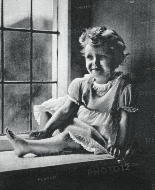 Princess Margaret at St Paul's Waldenbury, Hampshire, 1932. Artist: Unknown