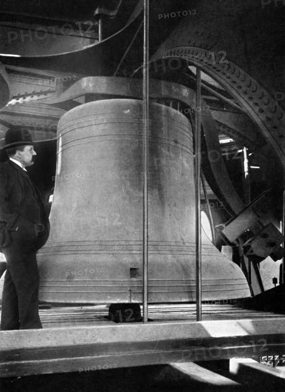 Bell in the tower of Big Ben, Palace of Westminster, London, c1905. Artist: Unknown