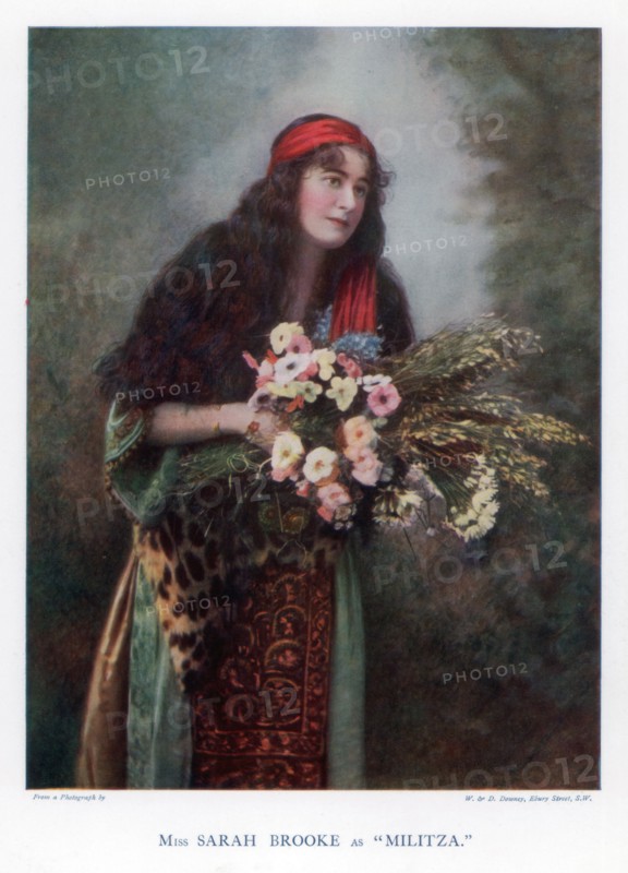 Sarah Brooke, British actress, 1901.Artist: W&D Downey