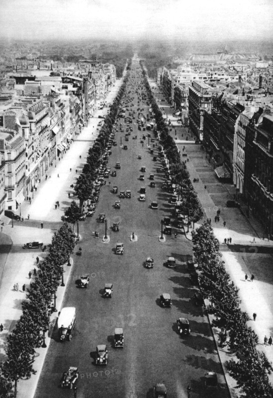 View of the Avenue des Champs Elysees, Paris, 1931.Artist: Ernest Flammarion