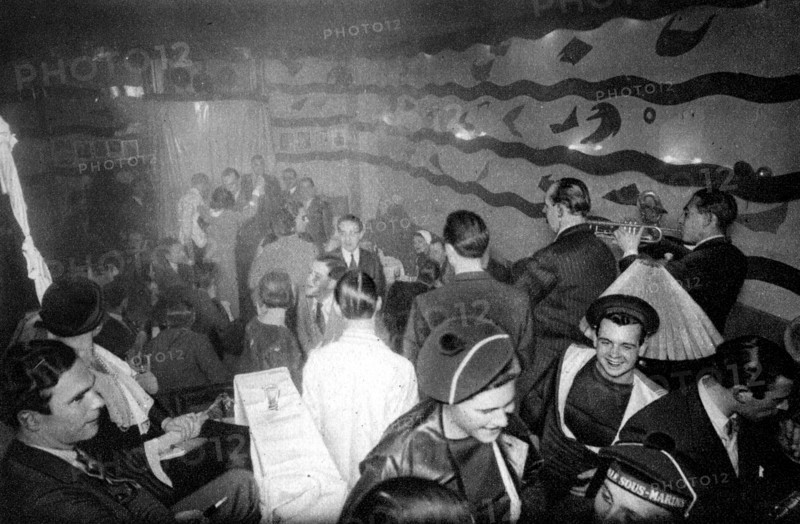 A tavern at Montparnasse, Paris, 1931.Artist: Ernest Flammarion