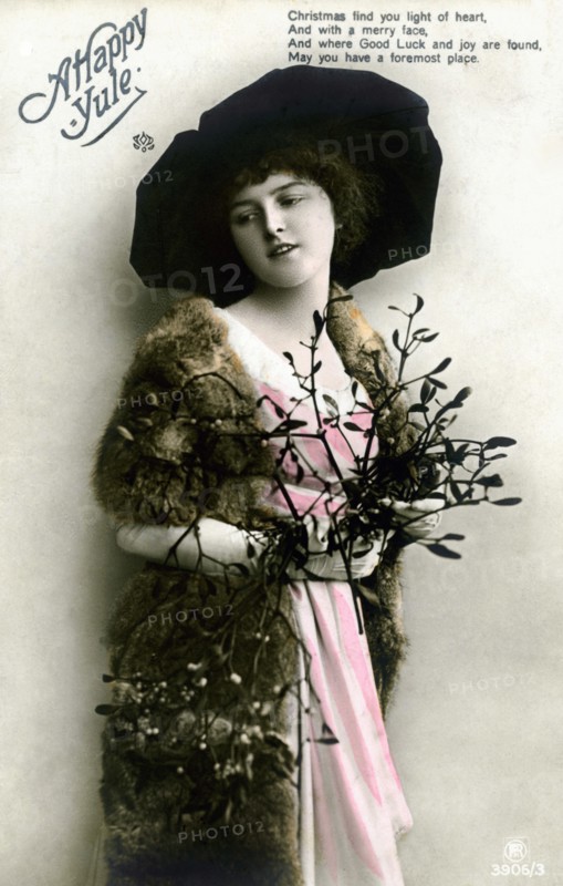 'A Happy Yule', 1913. Artist: Unknown