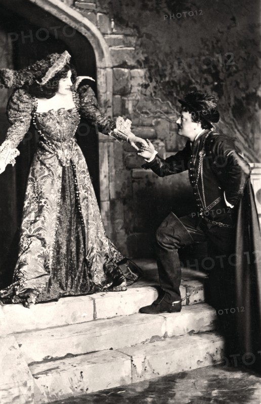 Julia Neilson and Fred Terry in a scene from Dorothy O' The Hall, early 20th century.Artist: Ellis & Walery