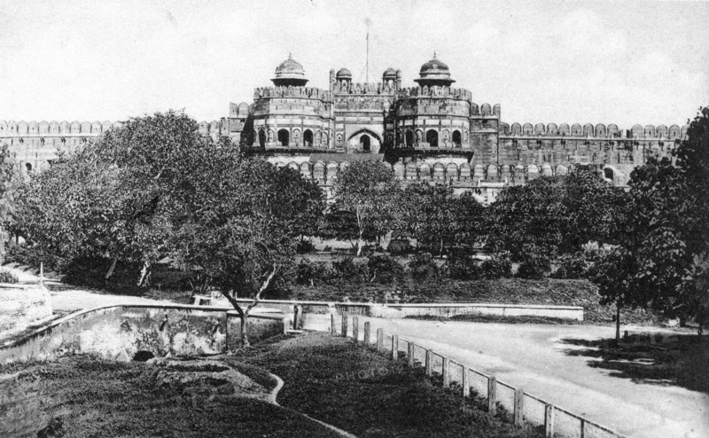 Delhi Gate, Fort Agra, 20th century. Artist: Unknown