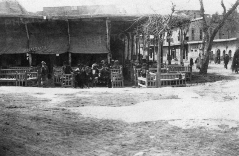 Arab coffee shop, Baghdad, Mesopotamia, WWI, 1918. Artist: Unknown
