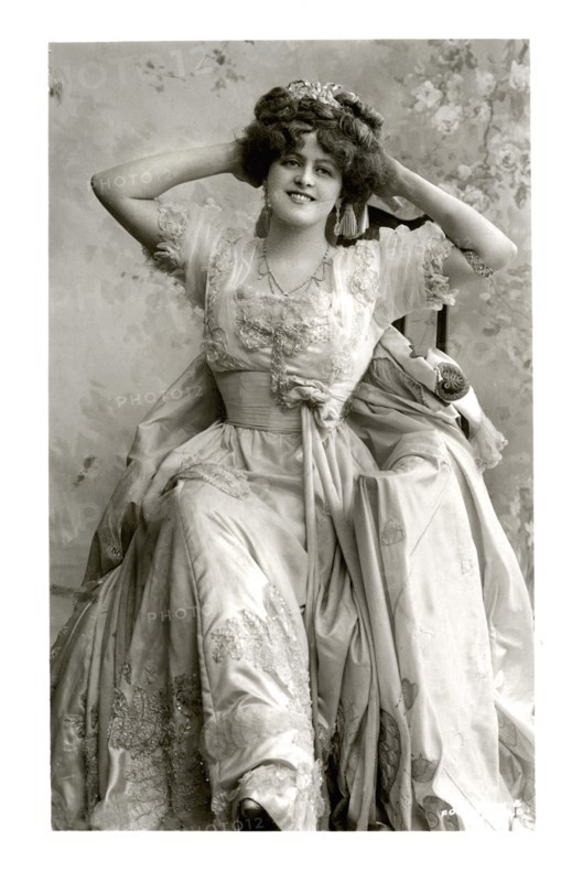 Marie Studholme (1875-1930), English actress, 1900s.Artist: Foulsham and Banfield