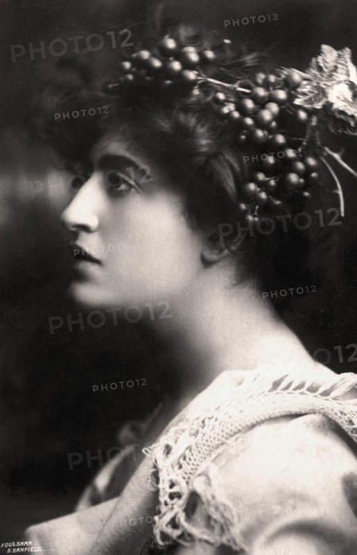 Constance Collier (1878-1955), British actress, 1900s.Artist: Foulsham and Banfield