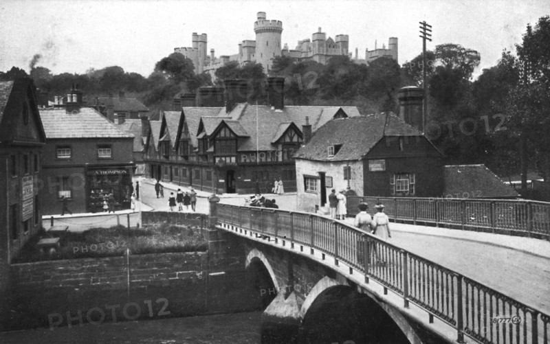 Arundel Castle and bridge, Arundel, West Sussex, c1900s-c1920s. Artist: Unknown