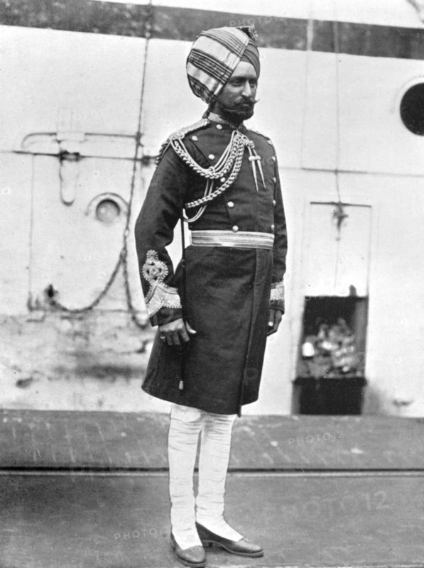 A jemadar of the viceroy's bodyguard, 1902-1903. Creators: Unknown, Francis Godolphin Osbourne Stuart.