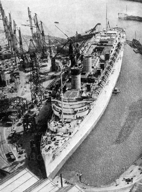 The ocean liner RMS 'Queen Mary', Clydebank, Glasgow, 1934 (1935).Artist: John Brown & Company