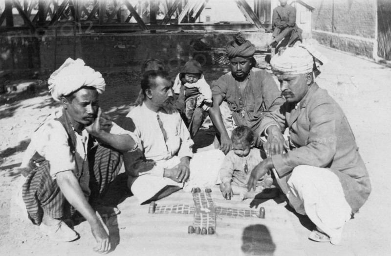 Hindus gambling, India, 1916-1917. Artist: Unknown