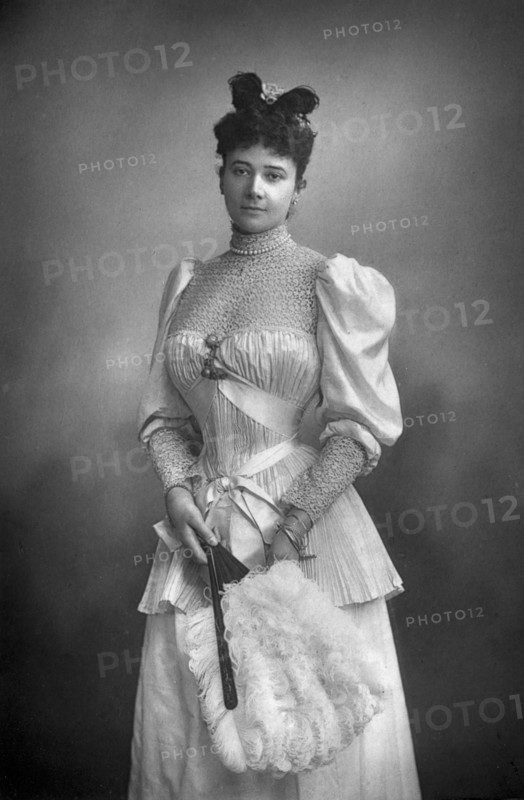 Gertrude Elizabeth Blood, Lady Colin Campbell (1857-1911), journalist and socialite, 1893.Artist: W&D Downey