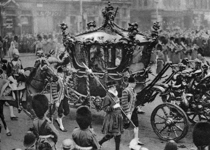 The royal coach on its way to open parliament, London, 1926-1927. Artist: Unknown