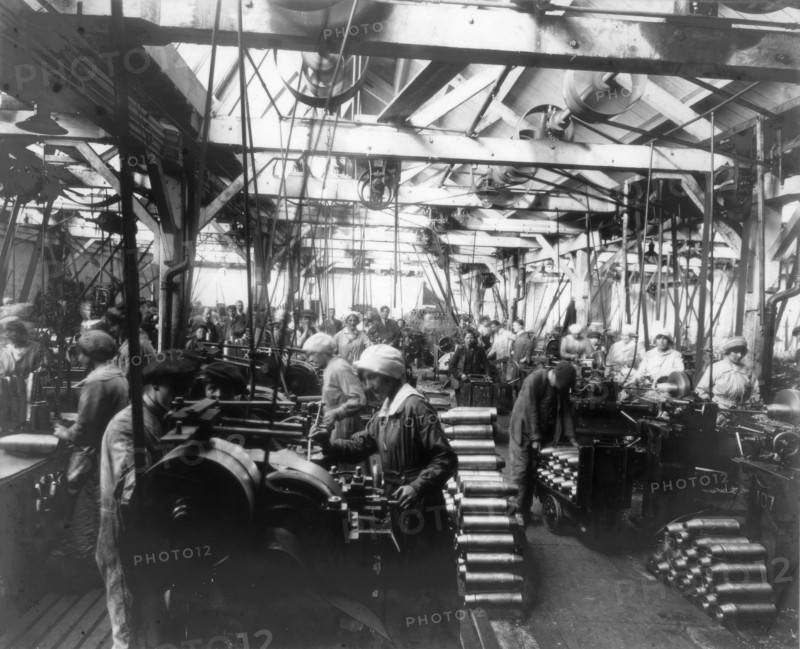Munitions factory, London, World War I, 1914-1918. Artist: Haua