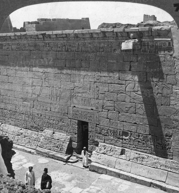 'Scenes of battle and the chase carved on a wall at Medinet Habu, Thebes, Egypt', 1905.Artist: Underwood & Underwood