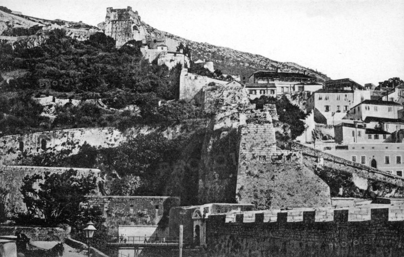 Land Port Gate, Gibraltar, early 20th century. Artist: VB Cumbo