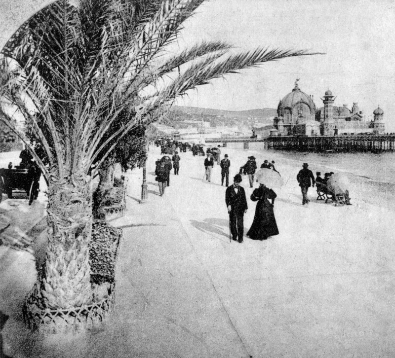 The 'Promenade des Anglais', Nice, France, late 19th century. Artist: Unknown