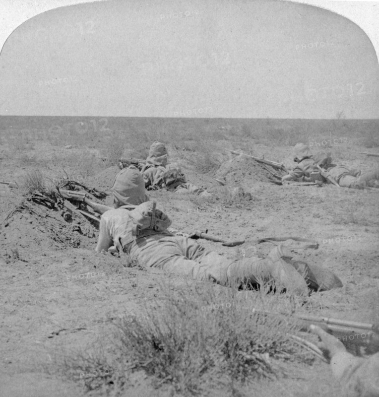 On the fighting line with the Queen's bravest, Modder River, South Africa, 1900. Artist: Underwood & Underwood
