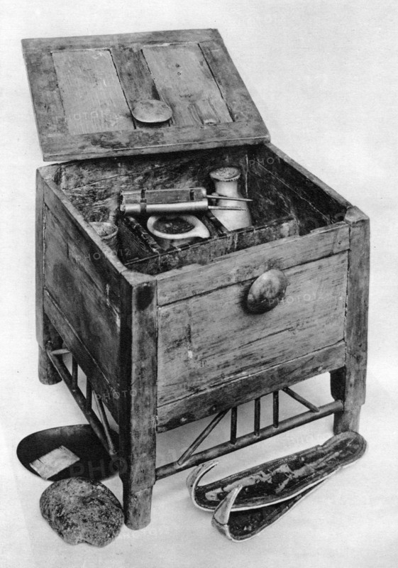 An Ancient Egyptian wooden toilet case, 1936. Artist: Unknown