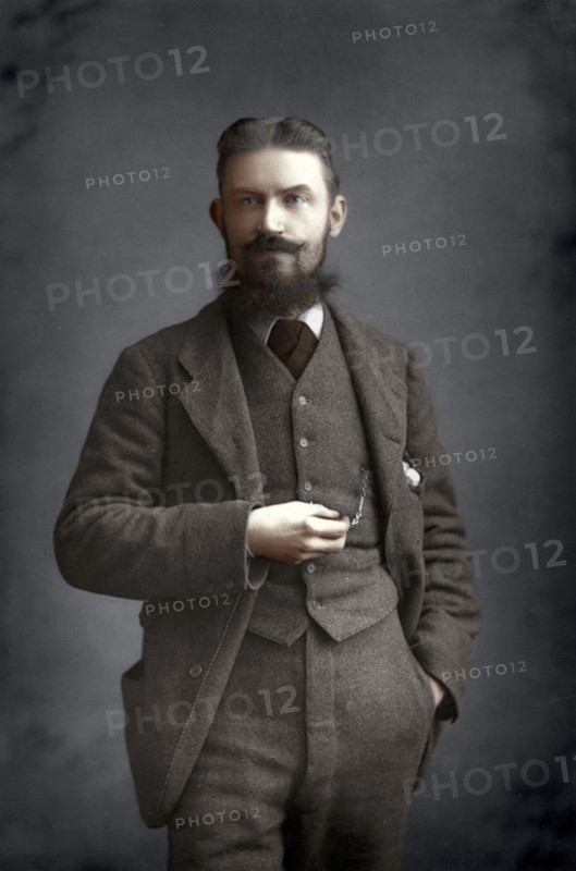 George Bernard Shaw, Irish dramatist, critic and Fabian, 1893.Artist: W&D Downey