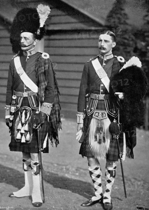 A captain and subaltern of the 93rd Highlanders, 1896. Artist: Gregory & Co