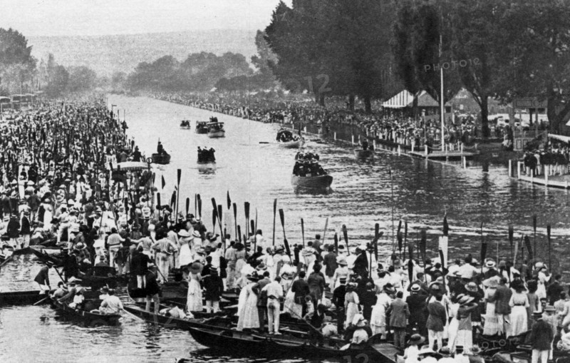 Henley Regatta, Oxfordshire, 6th July 1912 (1937). Artist: Horace Walter Nicholls