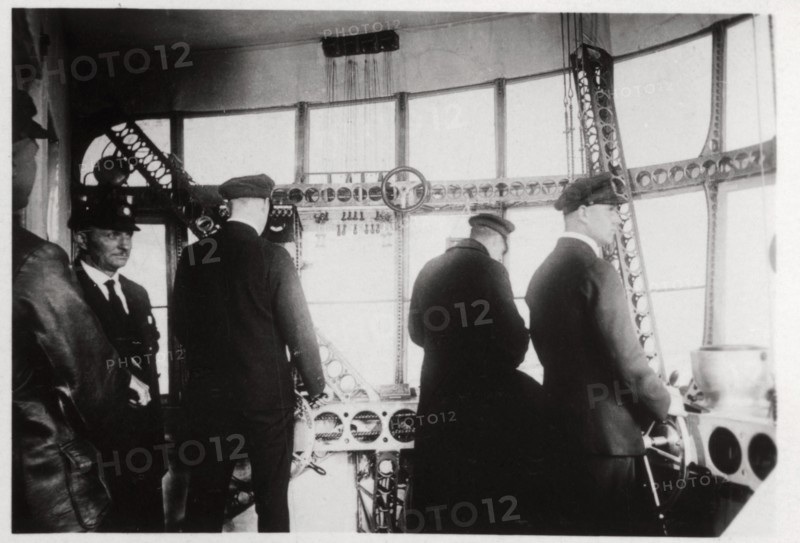 Pilot's compartment, Zeppelin LZ 127 'Graf Zeppelin', 1933. Artist: Unknown