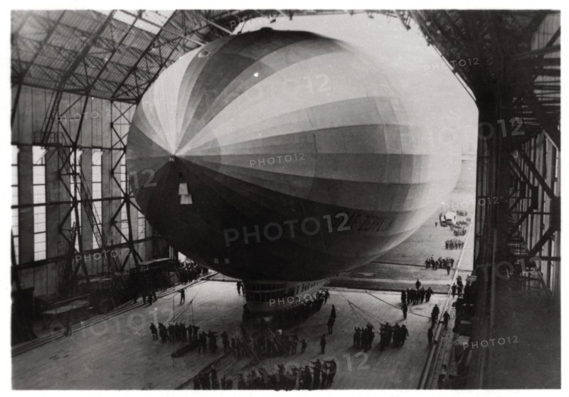 Zeppelin LZ 127 'Graf Zeppelin' entering its hangar, 1933. Artist: Unknown