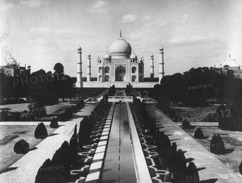 Taj Mahal, Agra, Uttar Pradesh, India, late 19th or early 20th century. Artist: Unknown