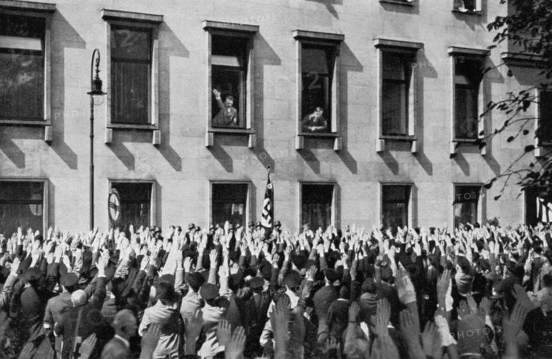 Large crowd from the Saargebiet in front of the chancellery, Berlin, Germany, 1936. Artist: Unknown