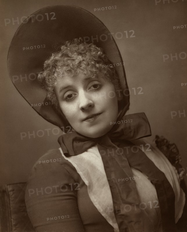 Kate Santley, American-born British actress, singer, comedienne, and theatre manager, 1883. Artist: St James's Photographic Co
