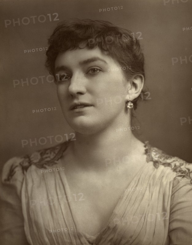 Nelly Bromley, British actor and singer, 1882. Artist: St James's Photographic Co