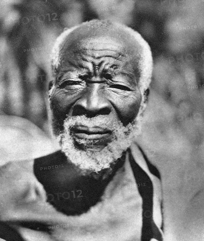 The story teller, Livingstone to Broken Hill, Northern Rhodesia, 1925 (1927).  Artist: Thomas A Glover