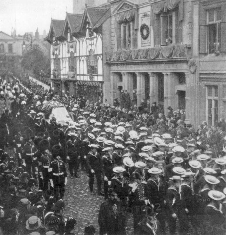 Sailors pulling the gun carriage carrying the coffin of Queen Victoria, Windsor, Berkshire, 1901. Artist: Unknown