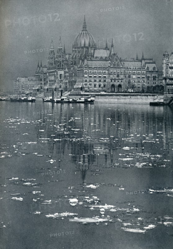 'The House of Parliament, Budapest', c1932. Artist: Rudolf Balogh.