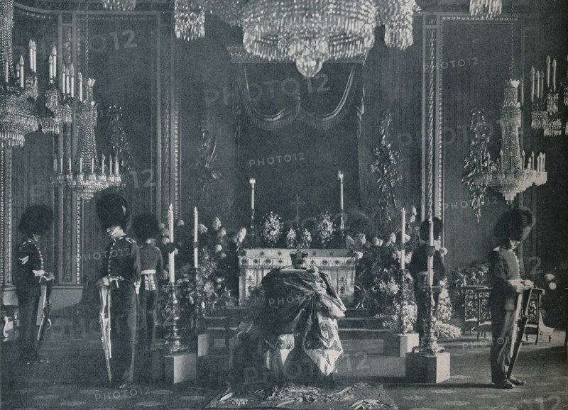 The private lying in state of King Edward VII, 1910 (1911). Creator: WS Stuart.